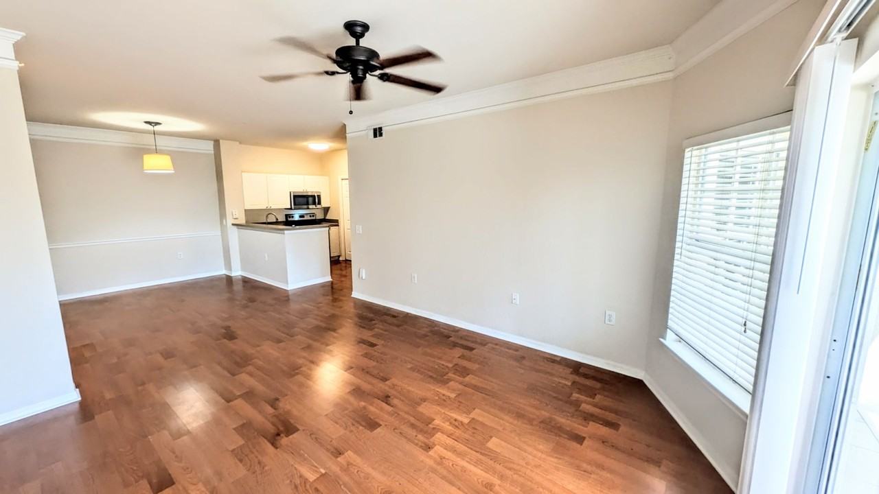 5174 Northridge Rd #102 - Photo 5 of 39