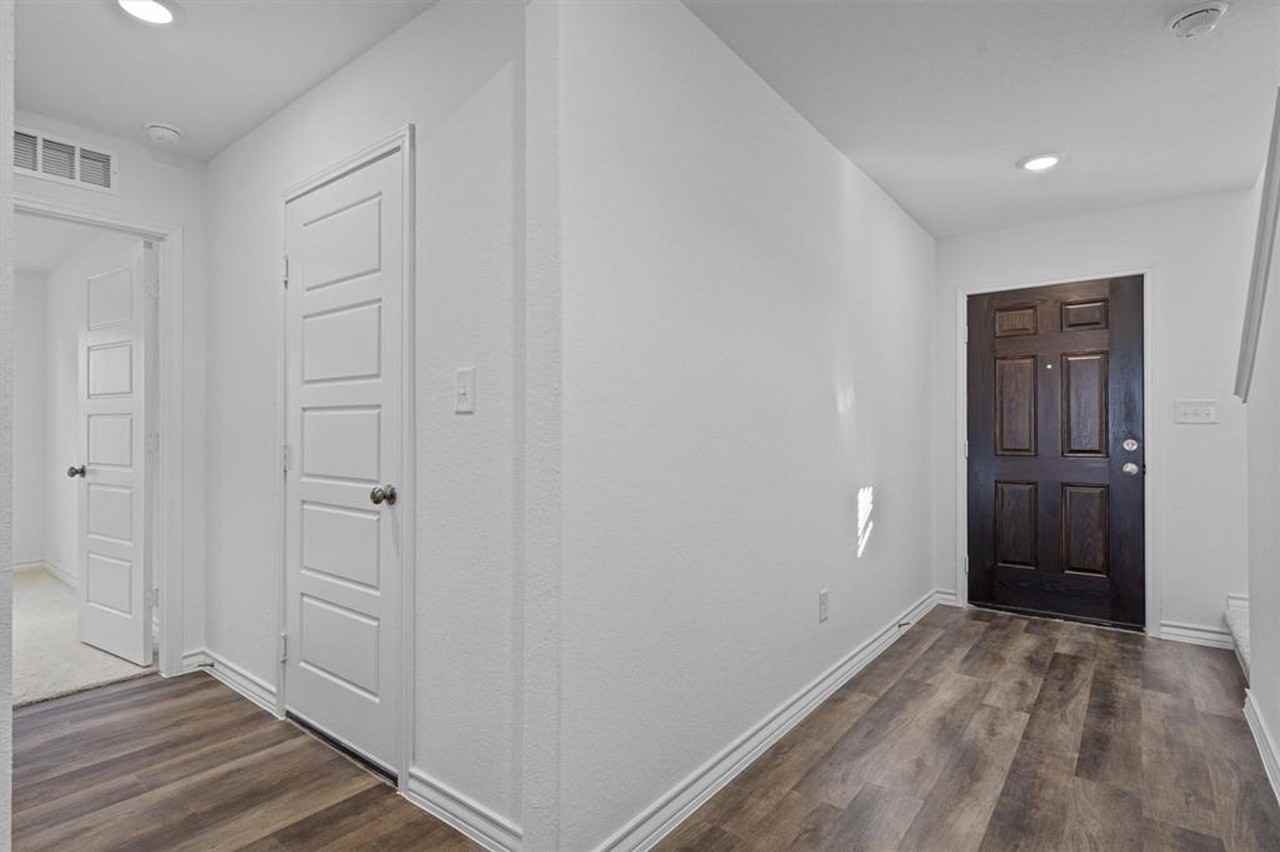 812 Heartseed Ave - Photo 2 of 36