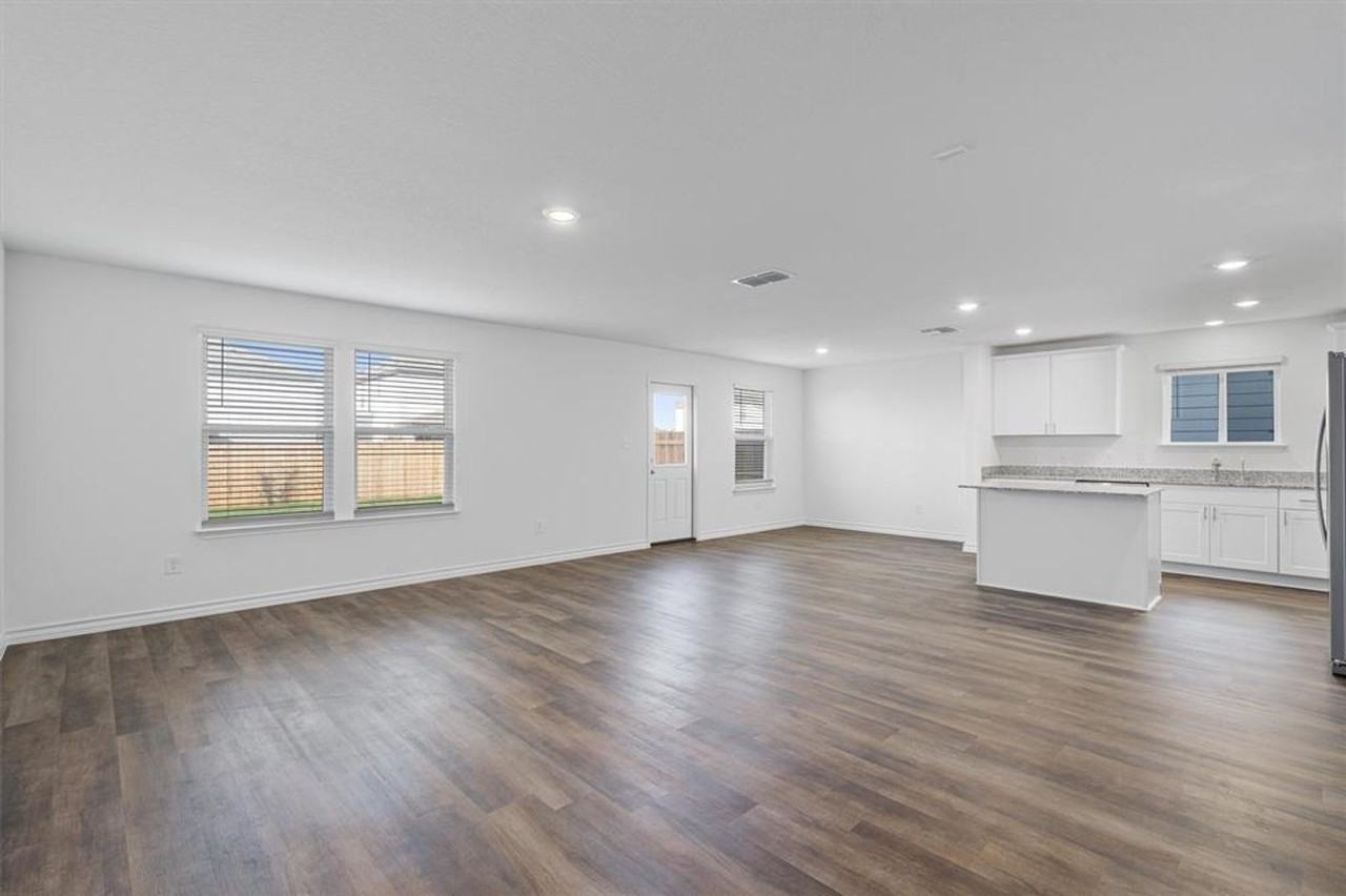 812 Heartseed Ave - Photo 4 of 36