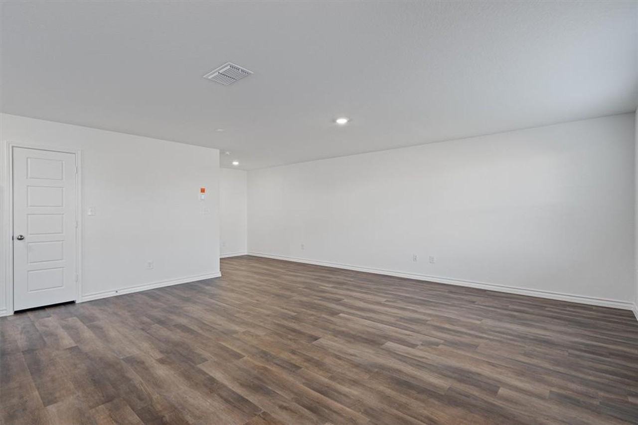 812 Heartseed Ave - Photo 5 of 36