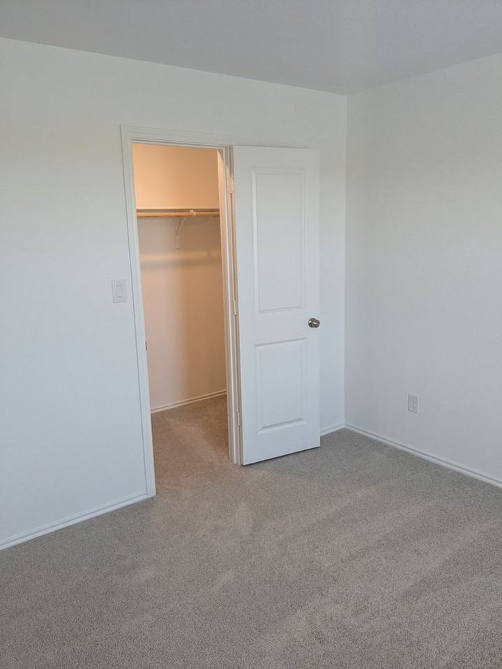 208 Dragonfly Park - Photo 4 of 21