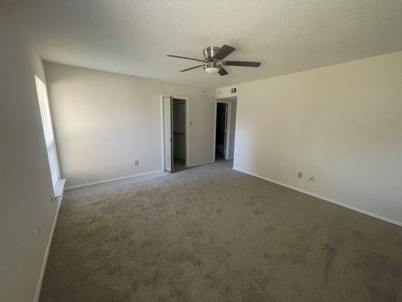 2201 Sage Ln - Photo 6 of 23