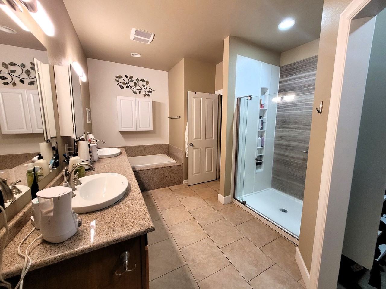 4735 Columbus Ave - Photo 7 of 48