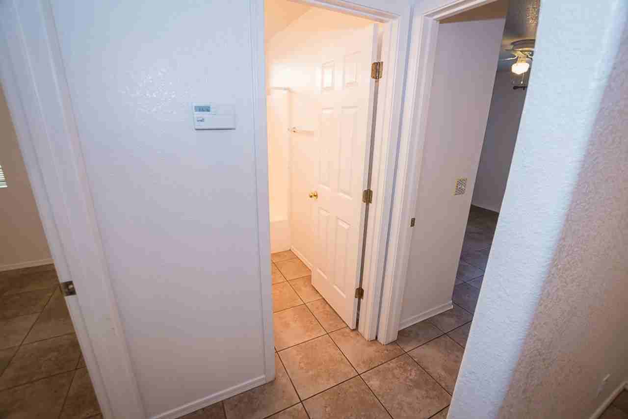 1083 Desert Oak Pl - Photo 2 of 38