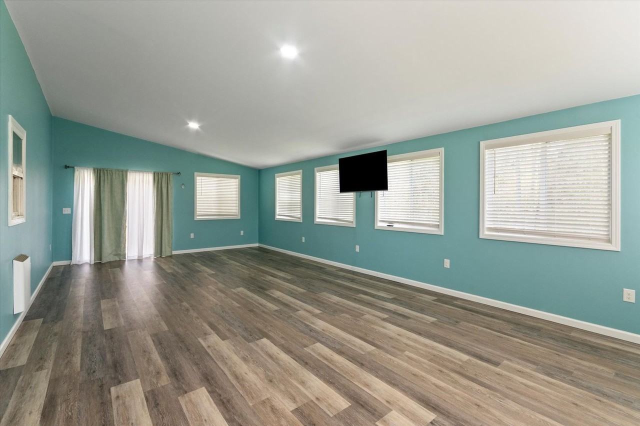 84 Poplar St - Photo 2 of 29