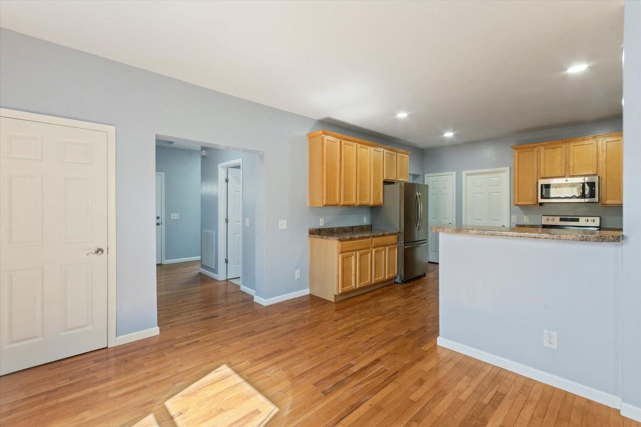 84 Poplar St - Photo 7 of 29