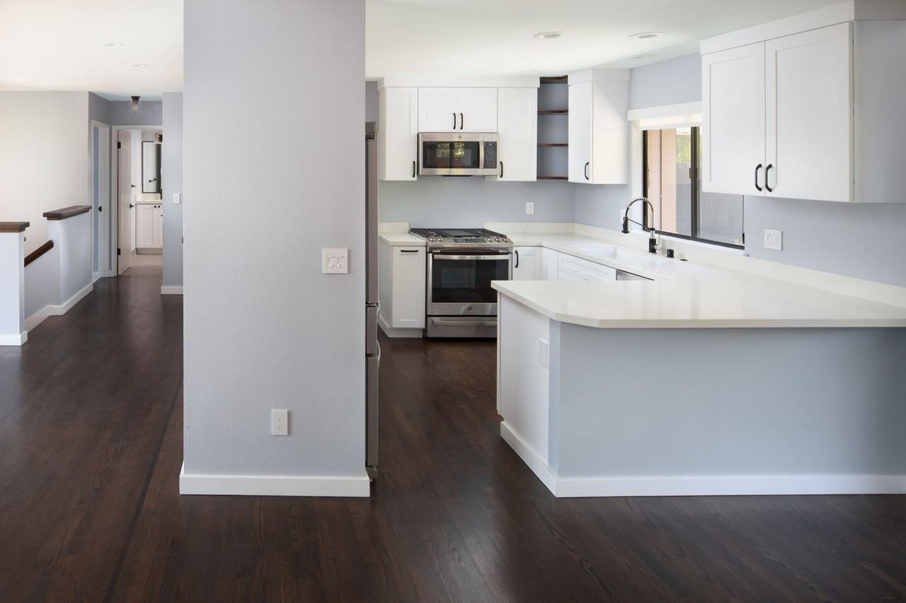 42 Oakcrest Dr - Photo 3 of 33