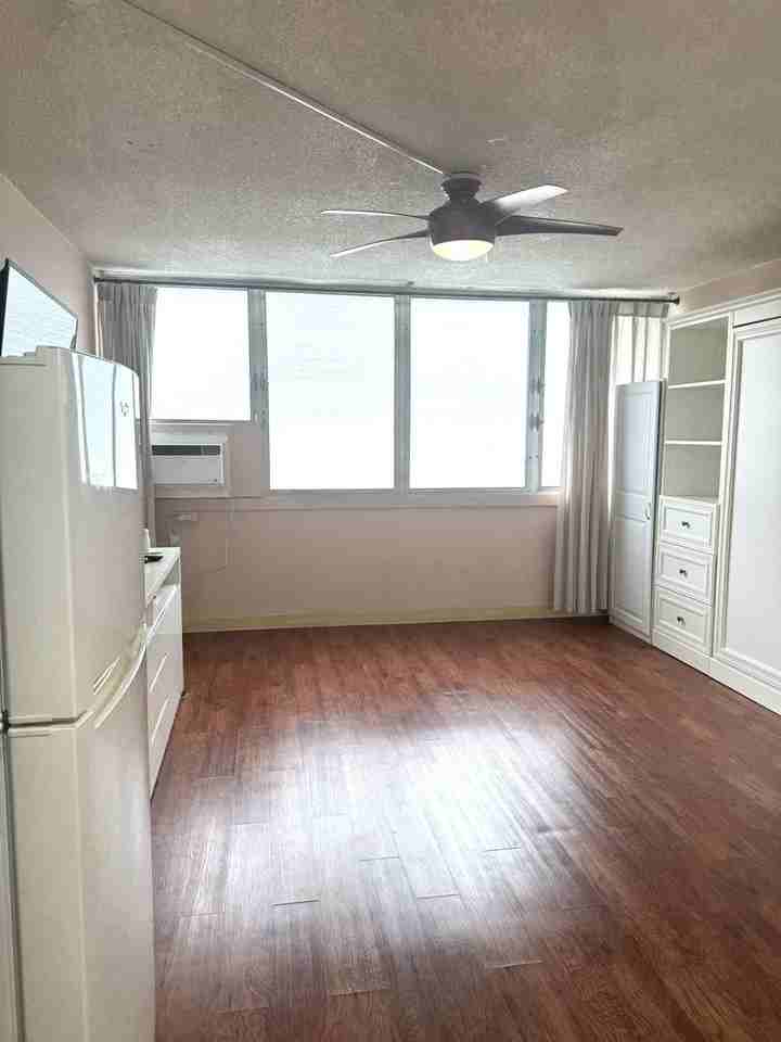 1550 Rycroft St #518 - Photo 7 of 11