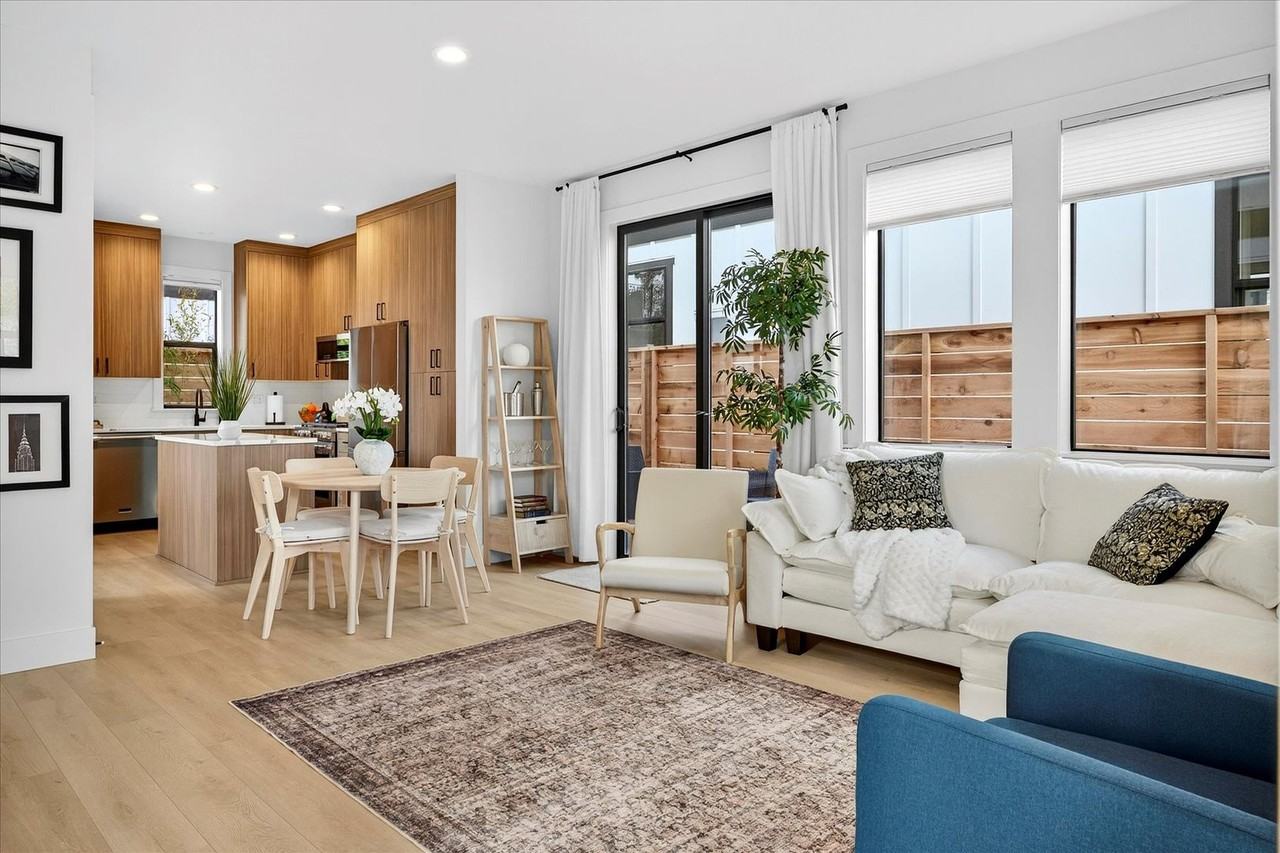 808 3rd St - Photo 6 of 37