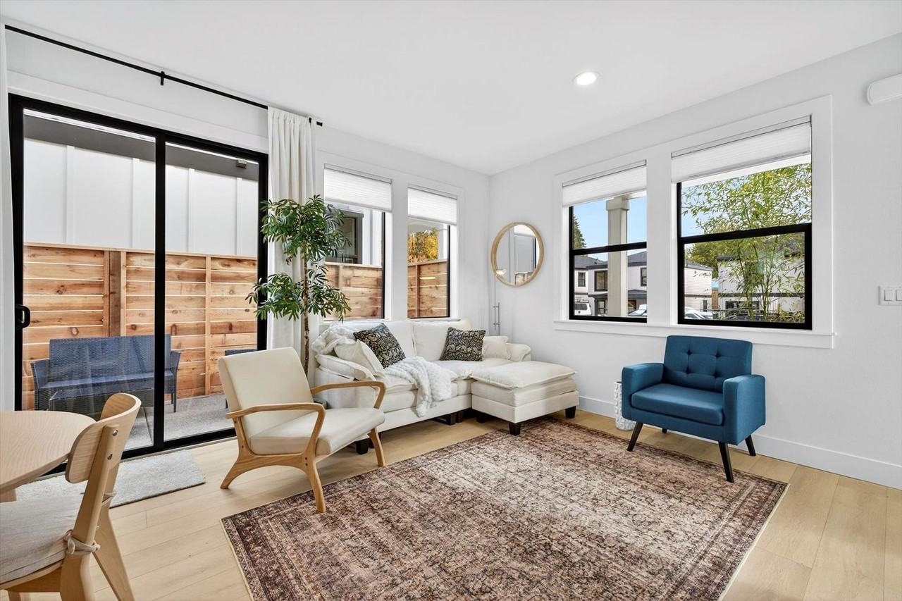 808 3rd St - Photo 7 of 37