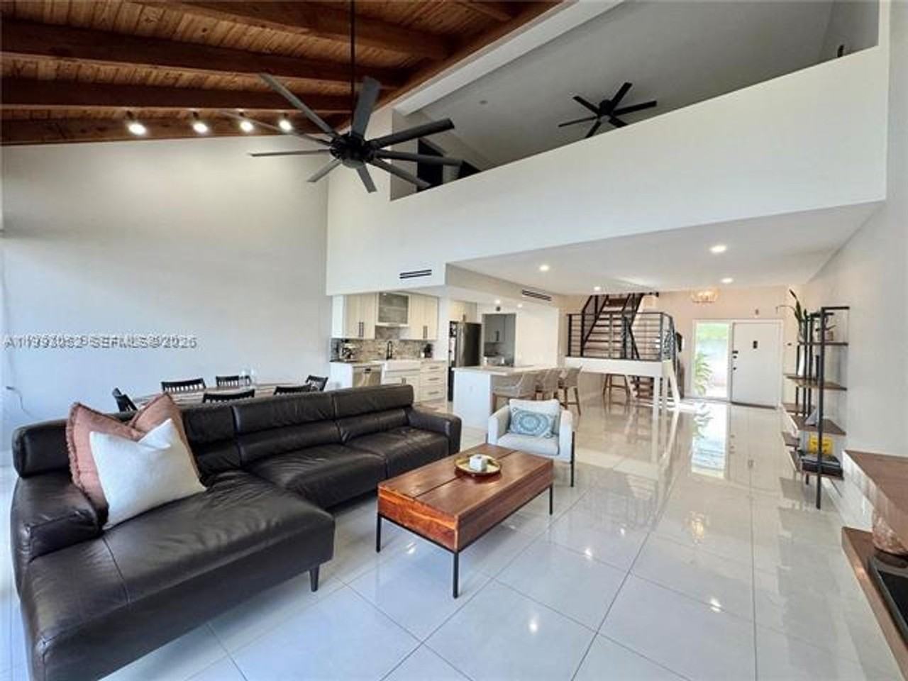 1490 Nw 113th Way - Photo 5 of 30