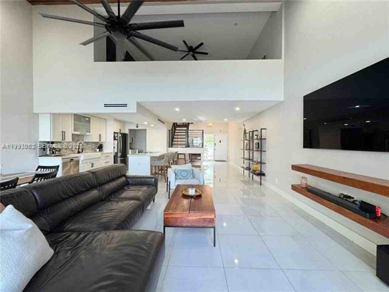 1490 Nw 113th Way - Photo 7 of 30