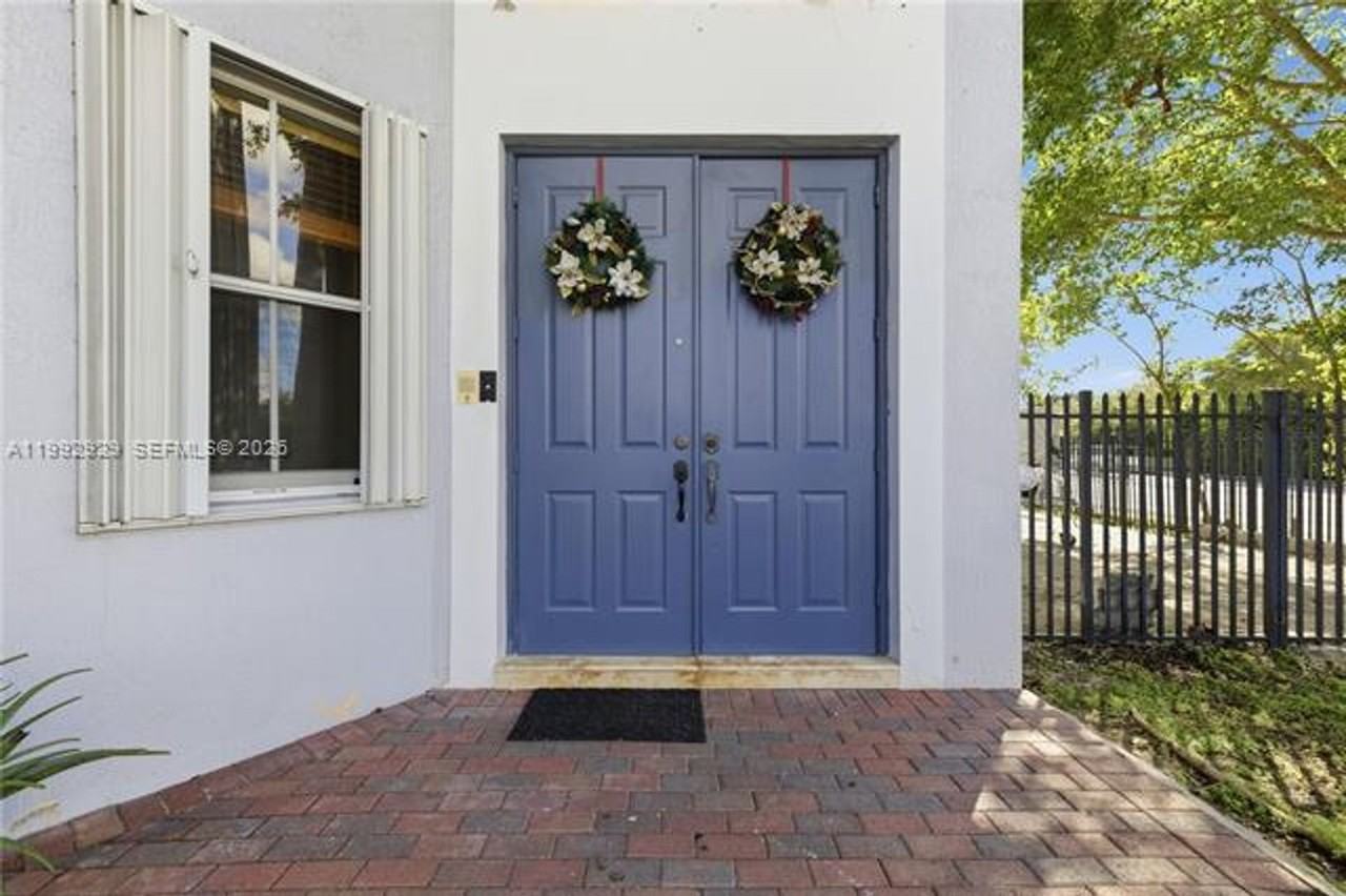 15184 Sw 20th St - Photo 4 of 44