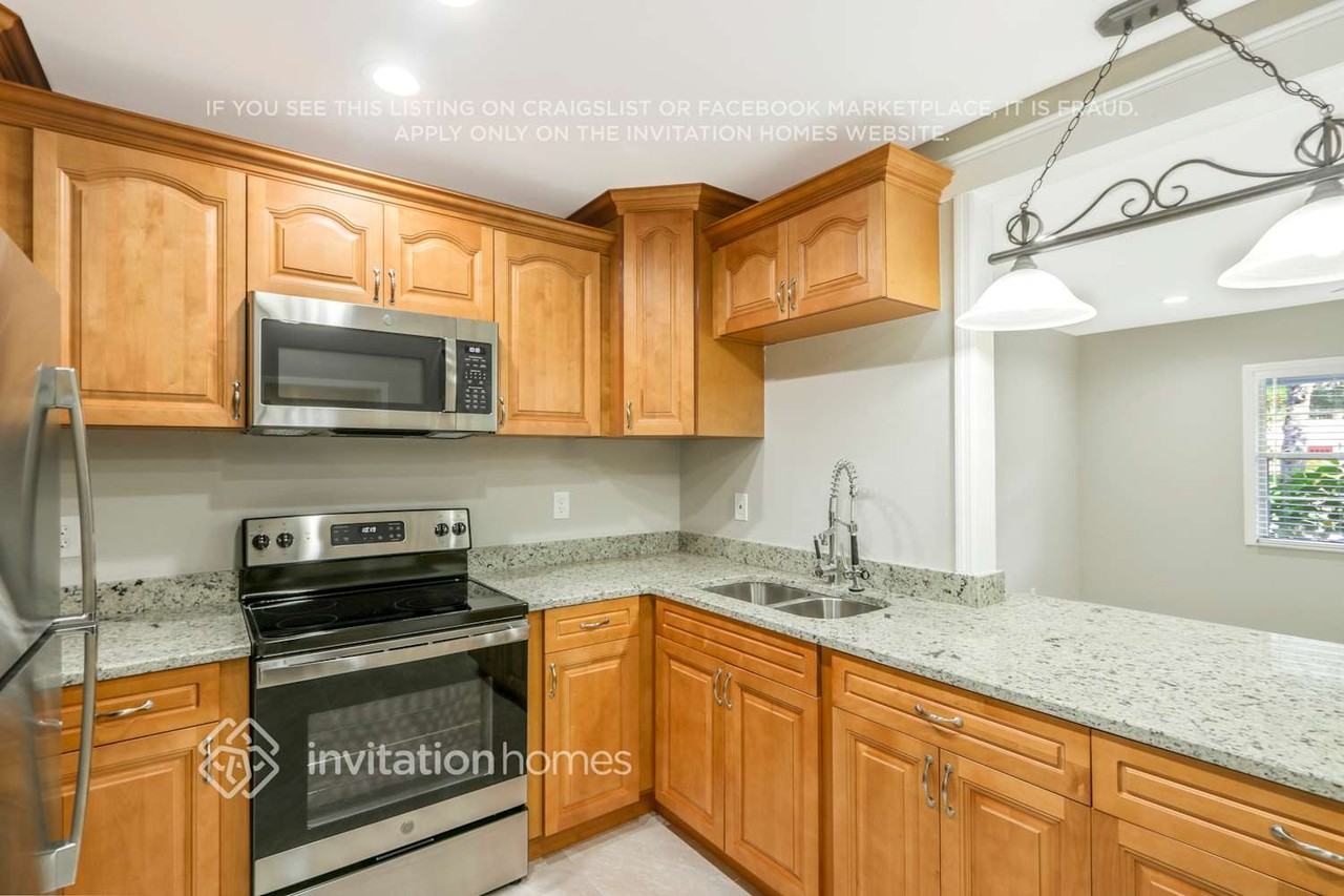 4421 Perch St - Photo 6 of 26