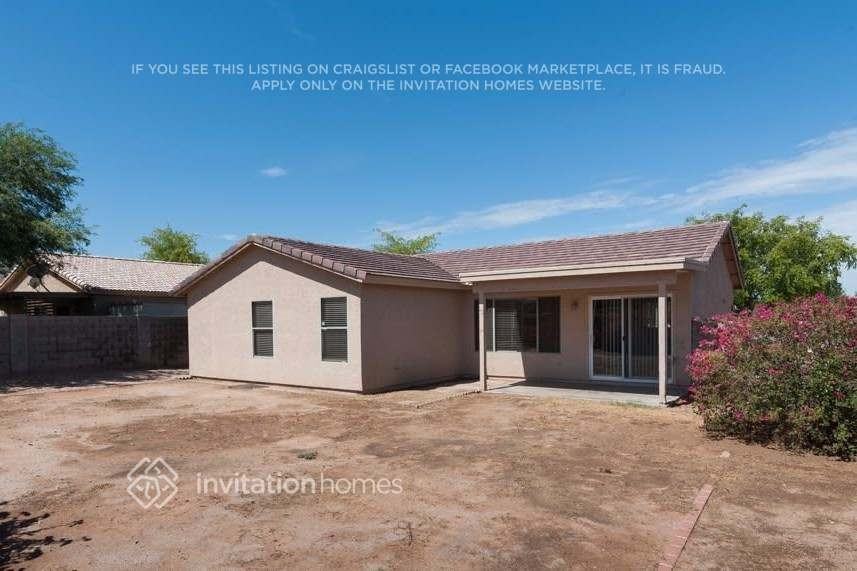 8207 S 18th St - Photo 2 of 3