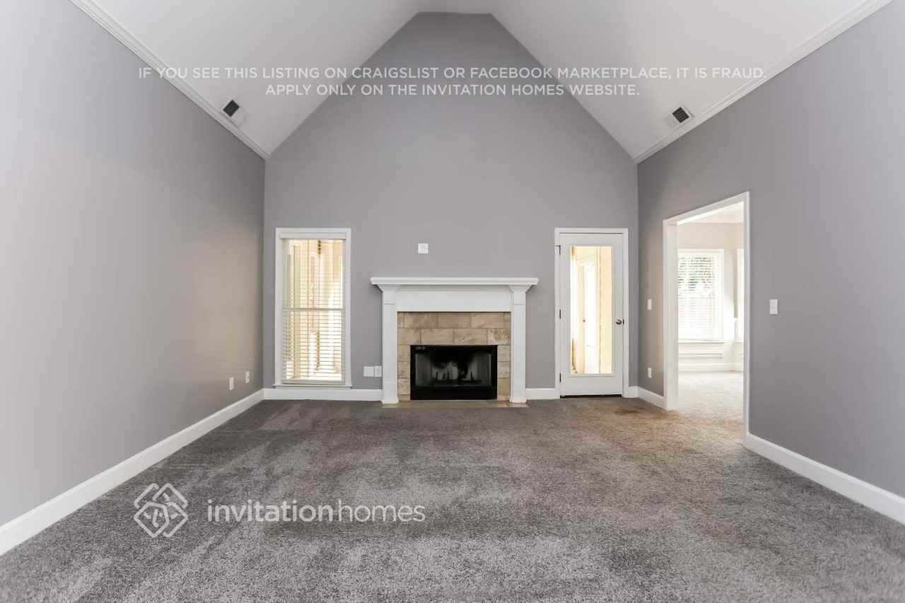 1085 Chippewa Oak Dr - Photo 3 of 17