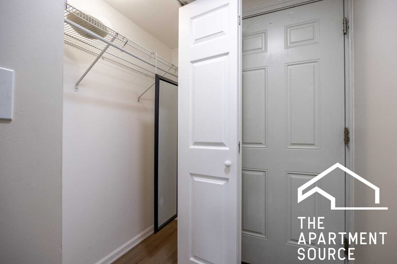 1501 W Fullerton Ave #1R - Photo 6 of 10