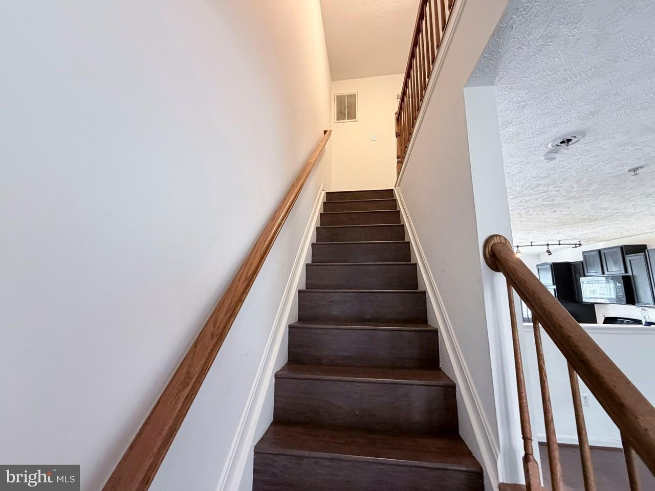 45503 Knockeyon Ln - Photo 5 of 18