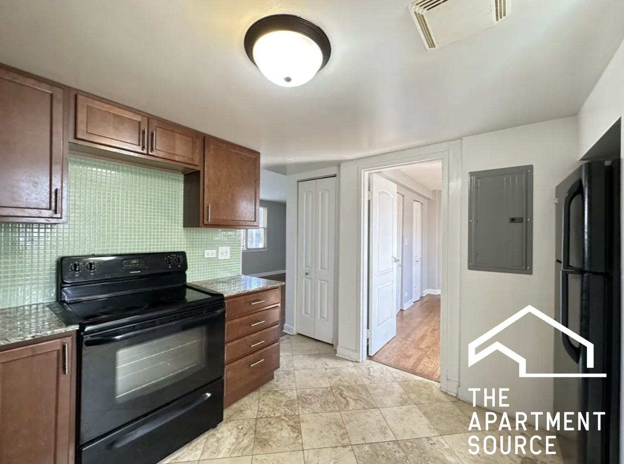 N Milwaukee Ave #3B - Photo 4 of 17