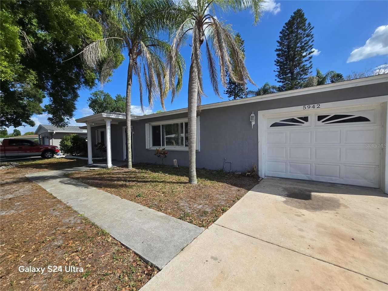 5942 52nd Ave N - Photo 2 of 27