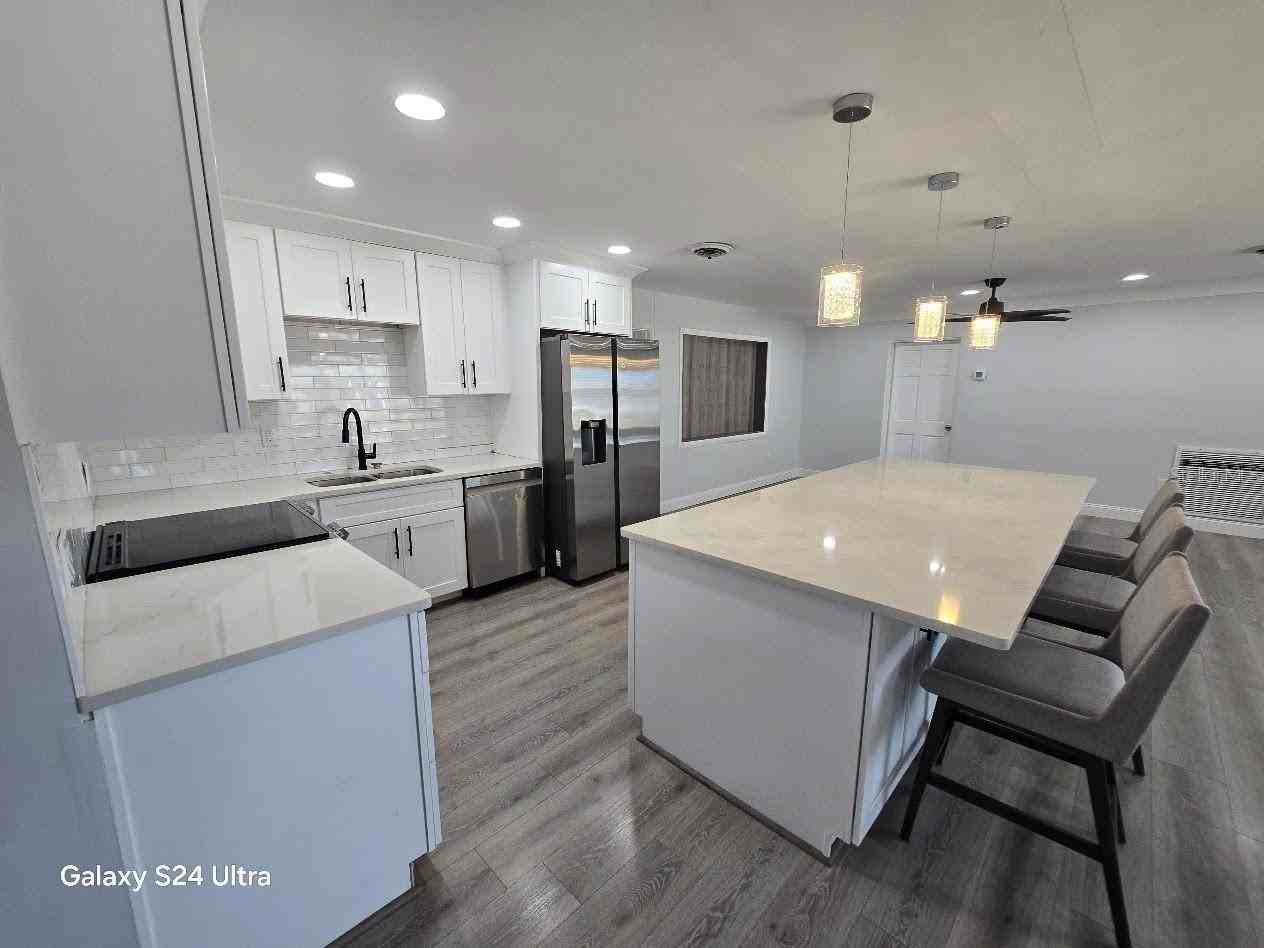 5942 52nd Ave N - Photo 3 of 27