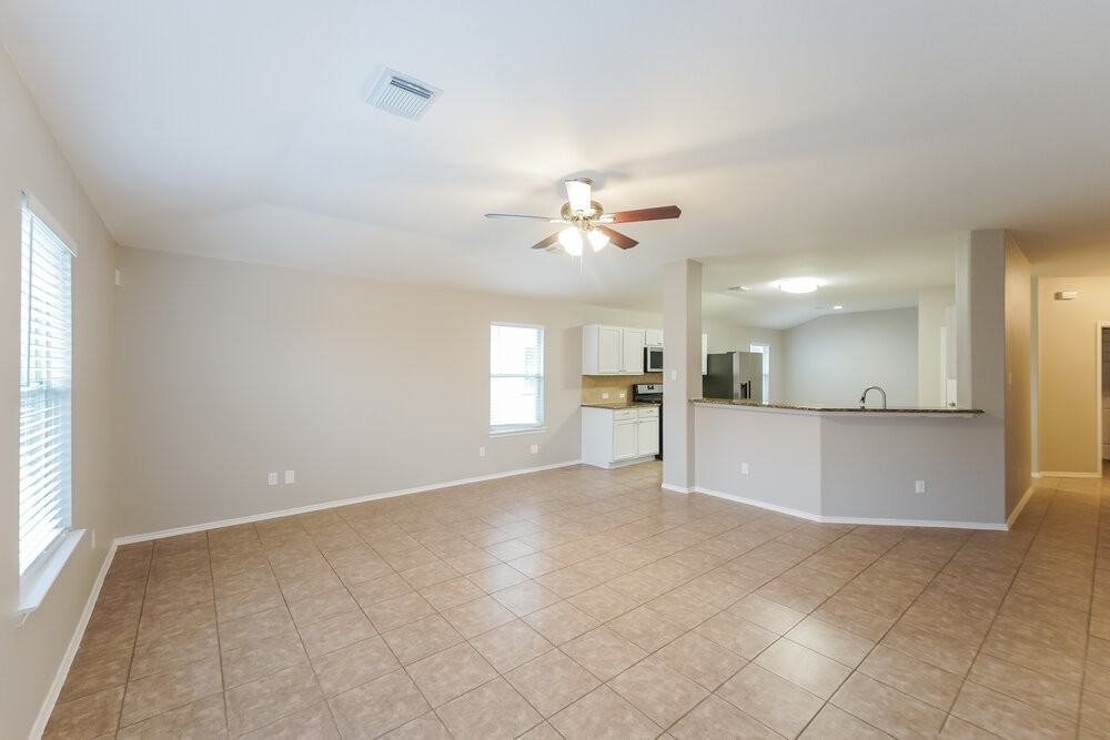 22314 Albee Dr - Photo 3 of 16