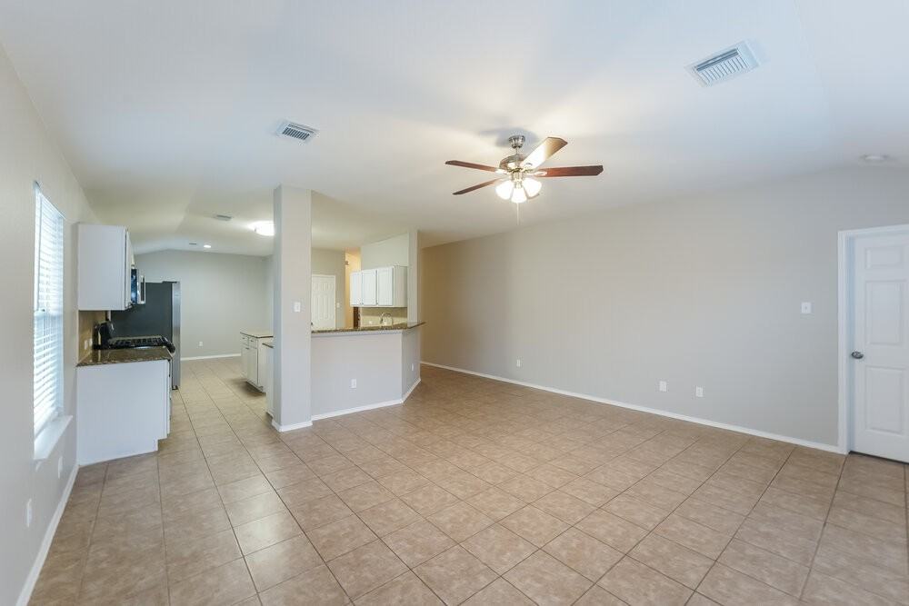 22314 Albee Dr - Photo 4 of 16