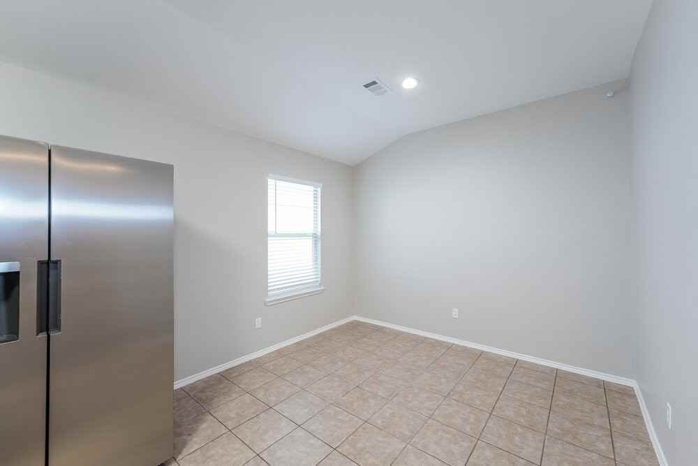 22314 Albee Dr - Photo 6 of 16