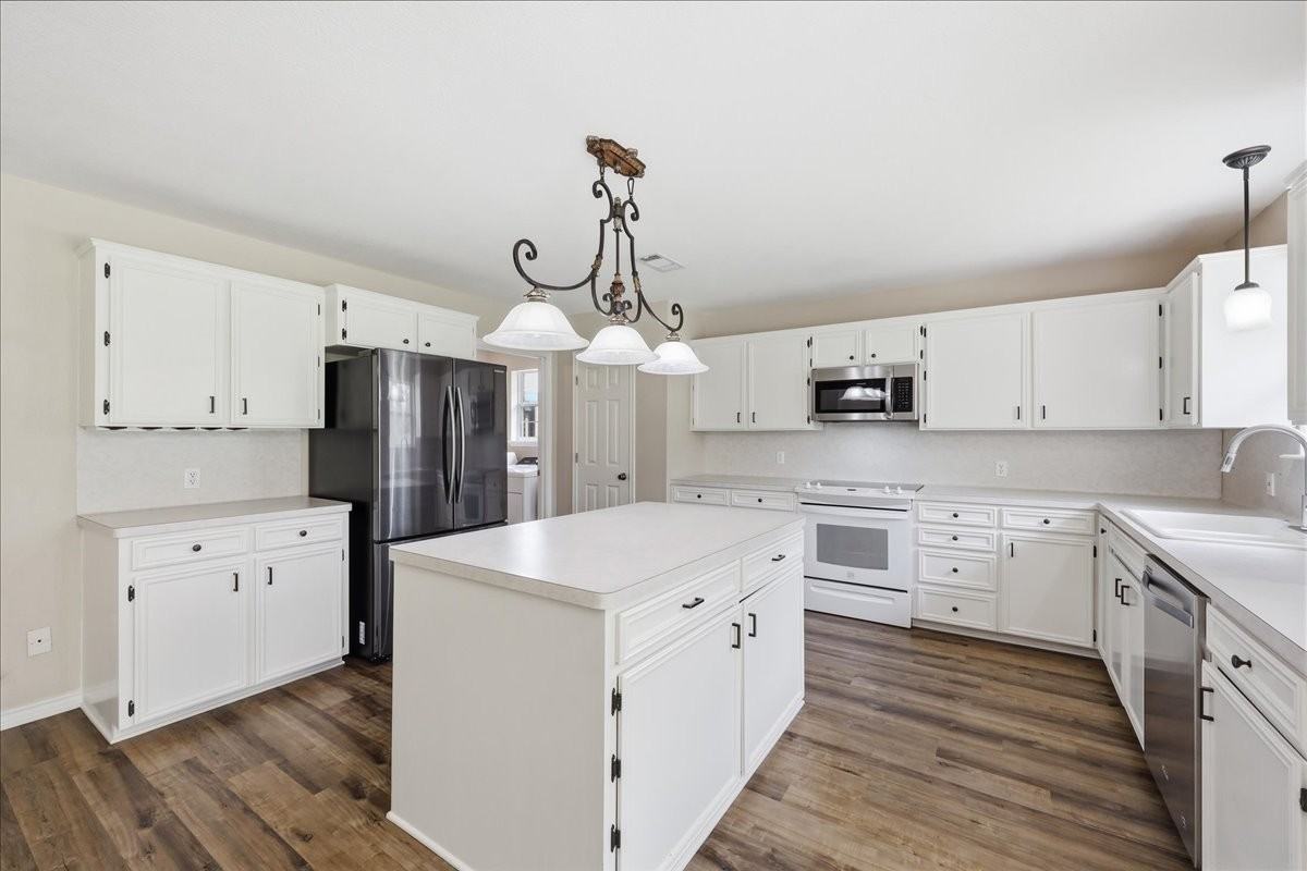 249 Country Lane Dr - Photo 6 of 14