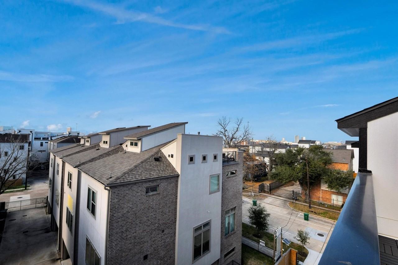 3409 Hutchins St - Photo 4 of 7