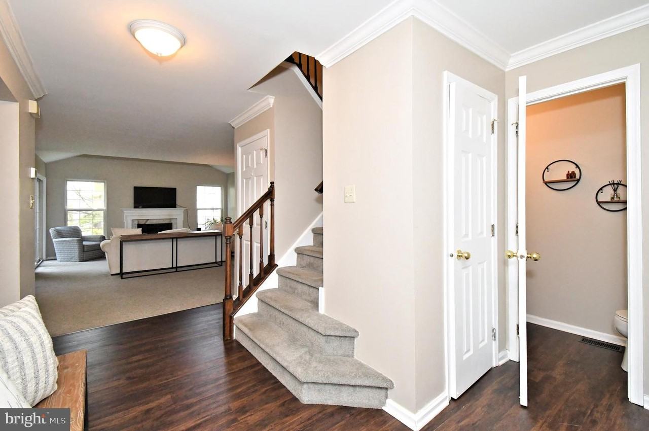 1039 Greenes Way Cir - Photo 5 of 45