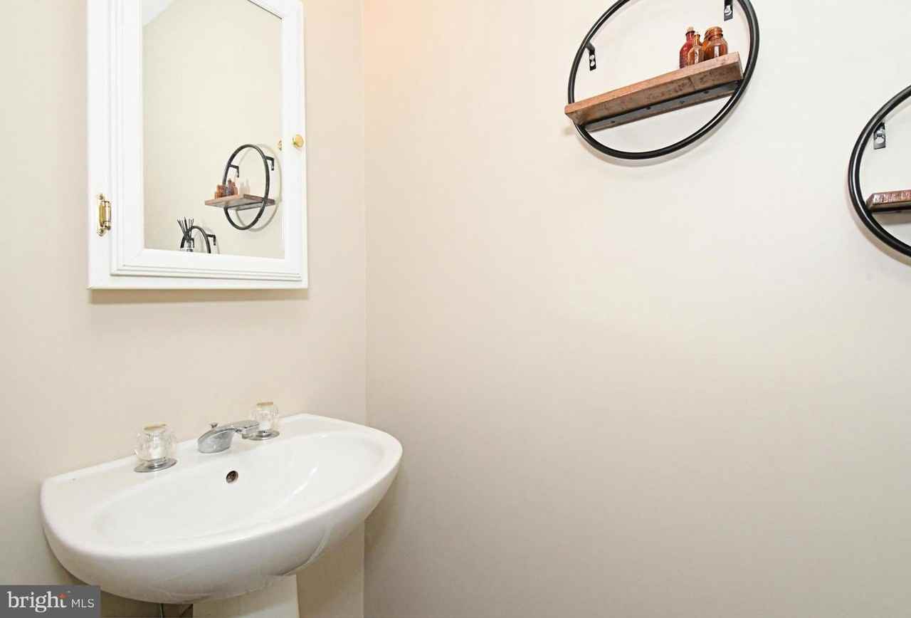 1039 Greenes Way Cir - Photo 6 of 45