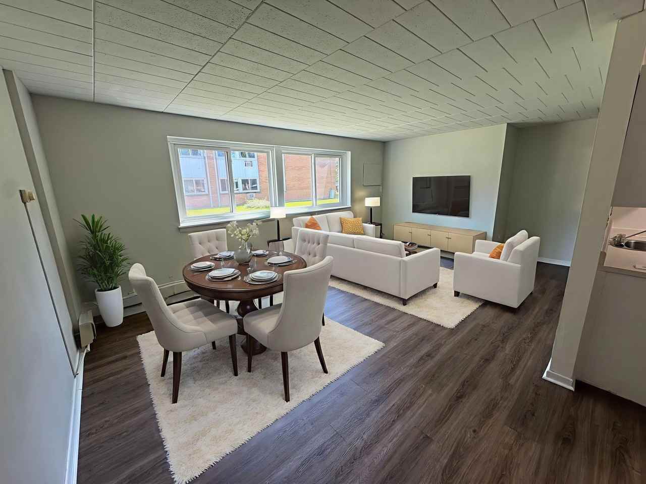 Courtyards of Parkway Apartments - Photo 3 of 43