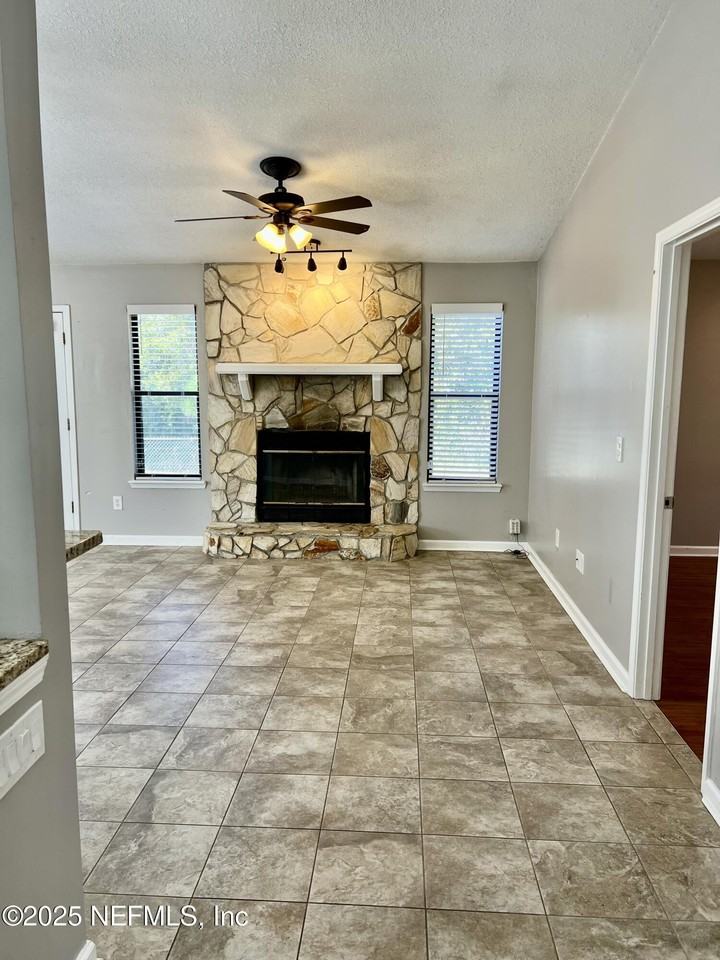 7820 Collins Ridge Blvd - Photo 5 of 16