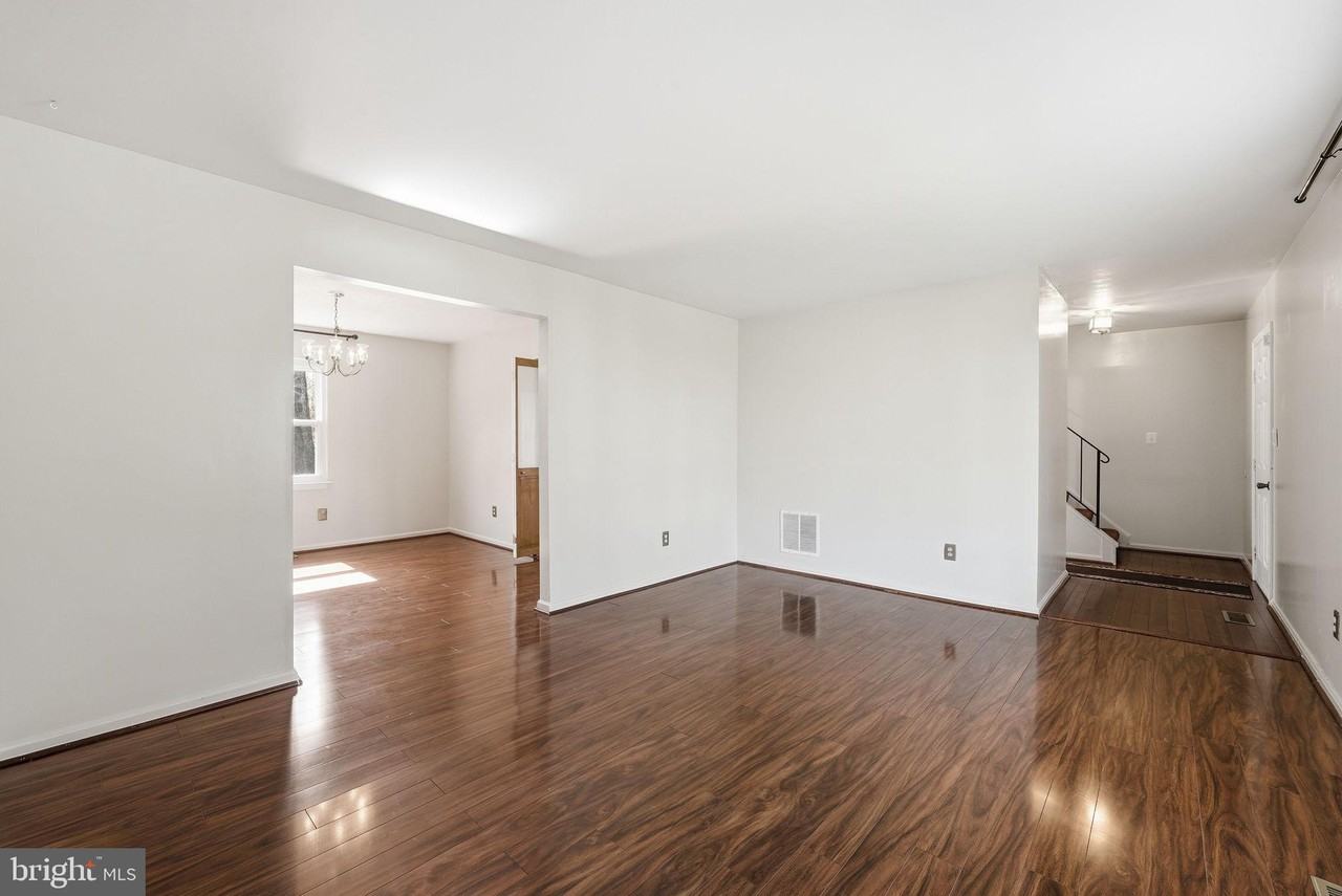 817 Falcon Dr - Photo 5 of 39