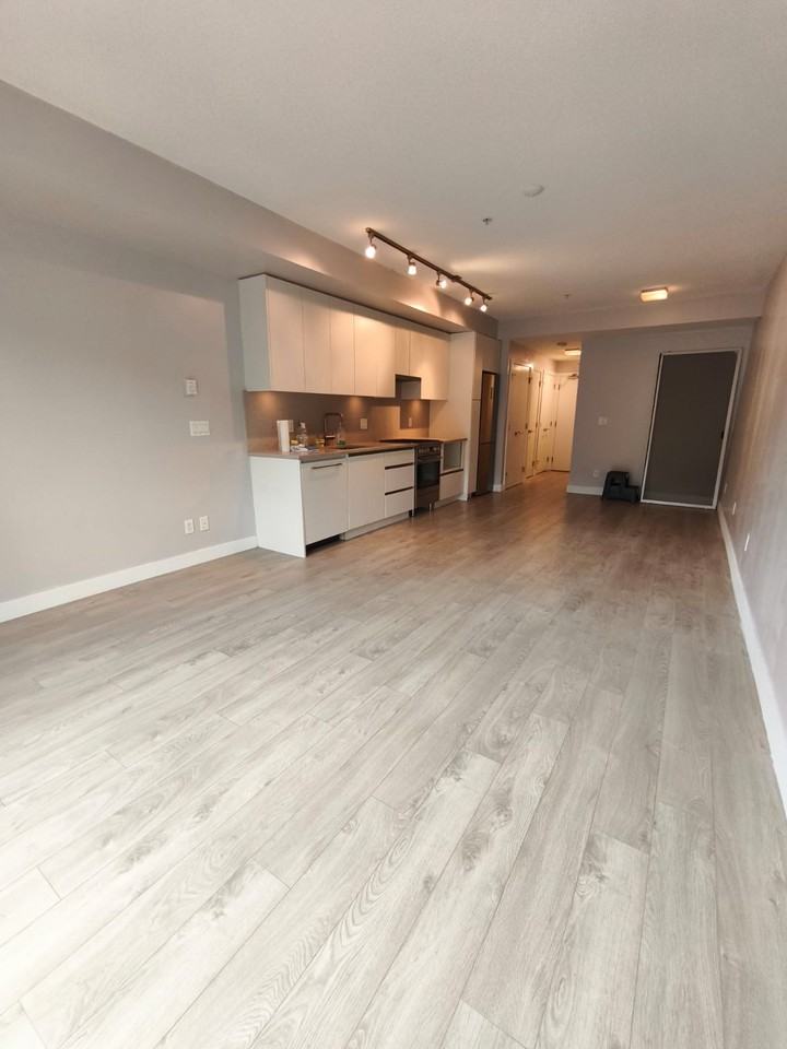 2141 Hastings St E - Photo 2 of 5