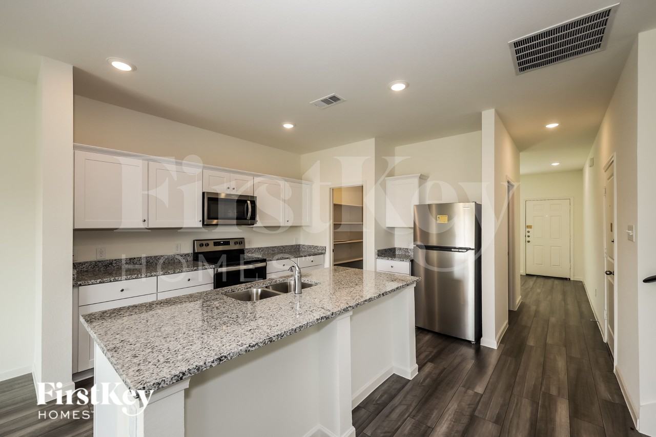 1822 Sandlin Dr - Photo 7 of 16