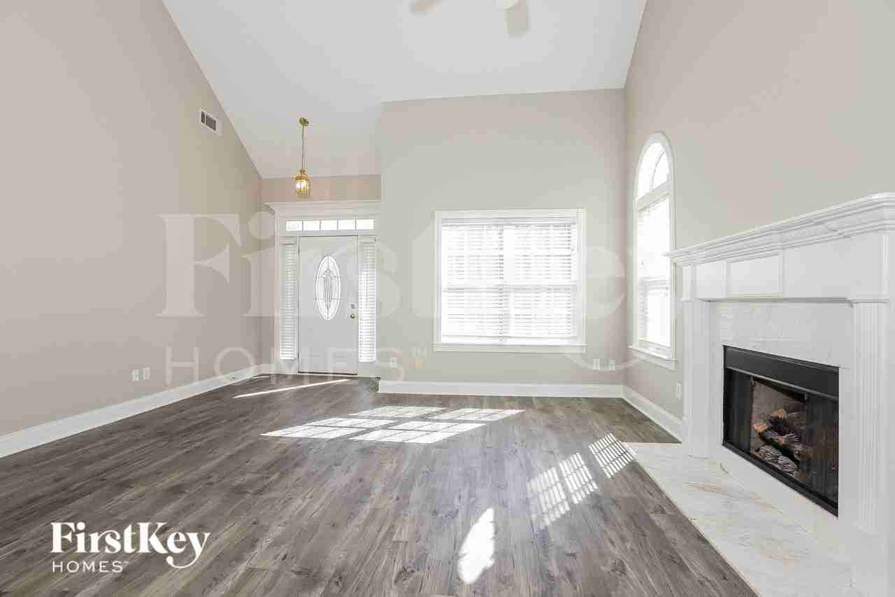 239 James Allen Pl - Photo 3 of 15