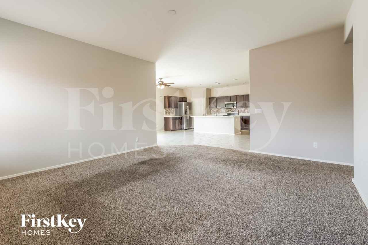 12386 W Reyher Farms Loop - Photo 2 of 15