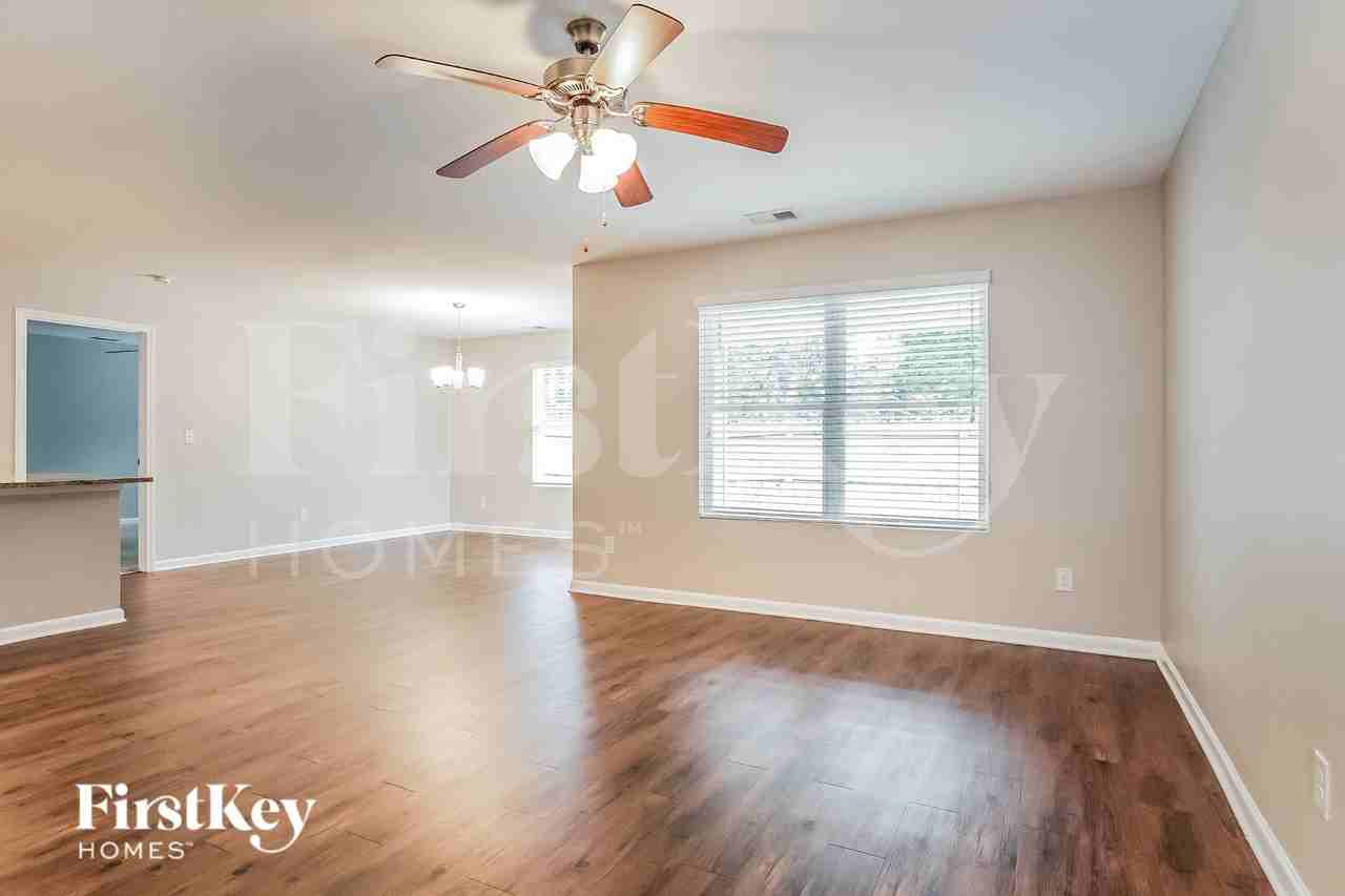 549 Waterstone Dr - Photo 3 of 15