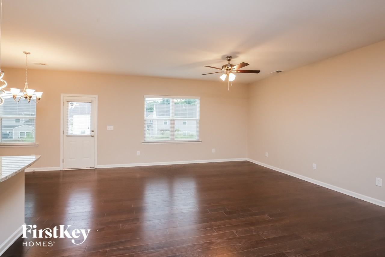 6040 Wheeler Ridge Rd - Photo 3 of 15