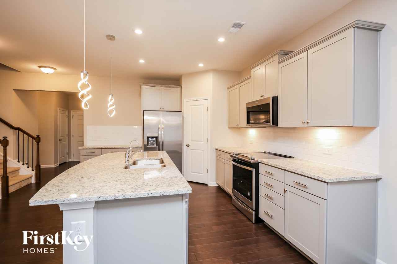 6040 Wheeler Ridge Rd - Photo 6 of 15