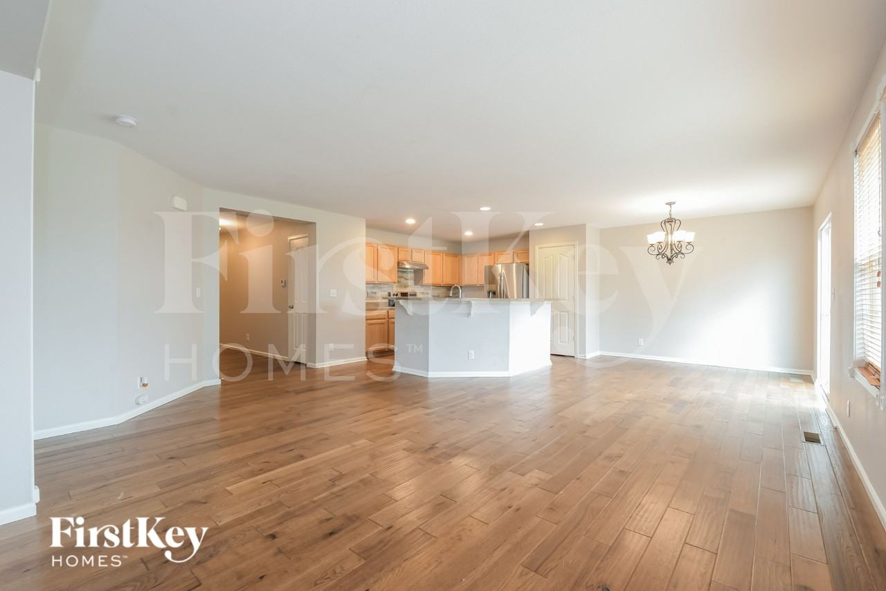 800 Lonewolf Cir - Photo 3 of 16