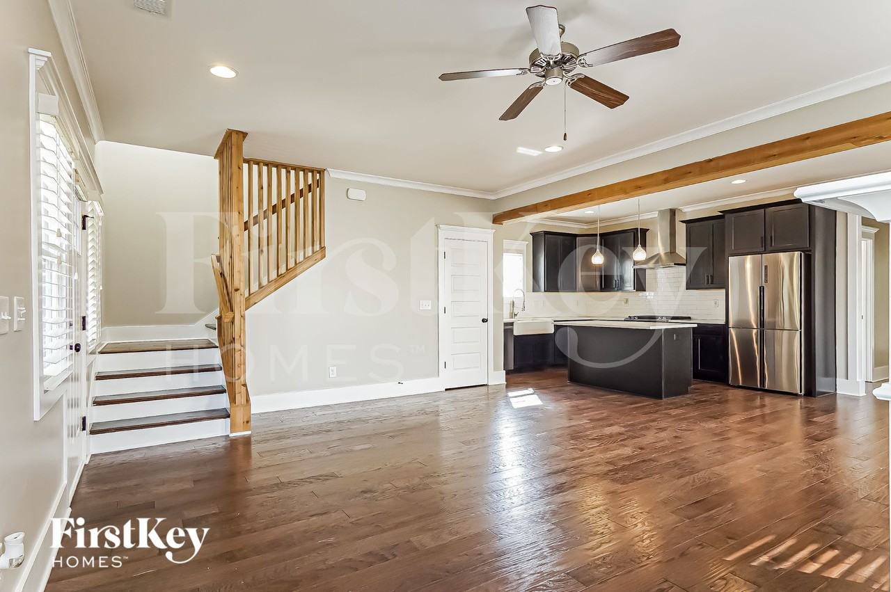 3253 Sawyer Dr - Photo 3 of 15