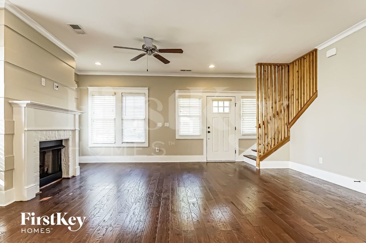 3253 Sawyer Dr - Photo 5 of 15