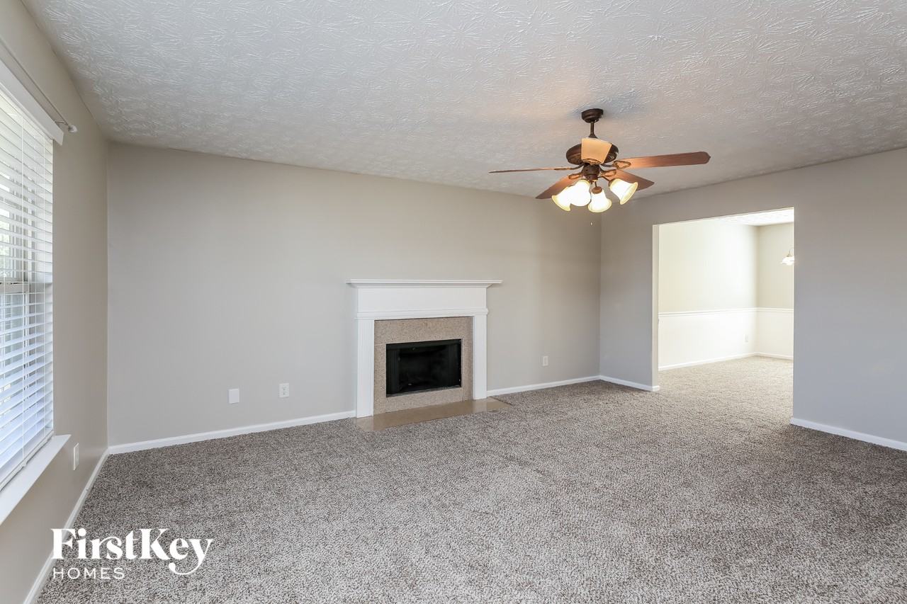 4501 Waterman Dr - Photo 4 of 15