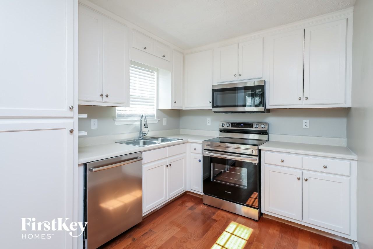 4501 Waterman Dr - Photo 5 of 15