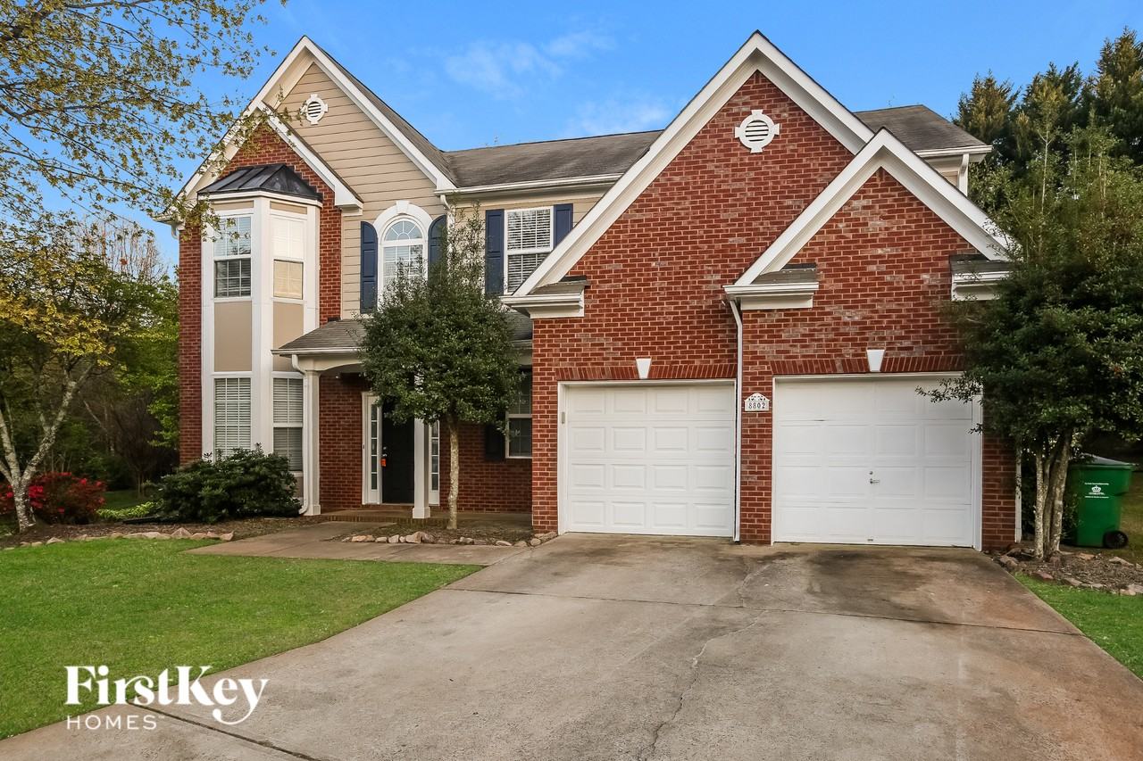 8802 Glenover Cir - Photo 2 of 15