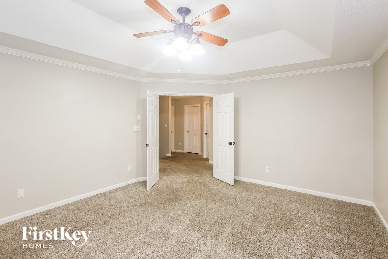 8802 Glenover Cir - Photo 6 of 15