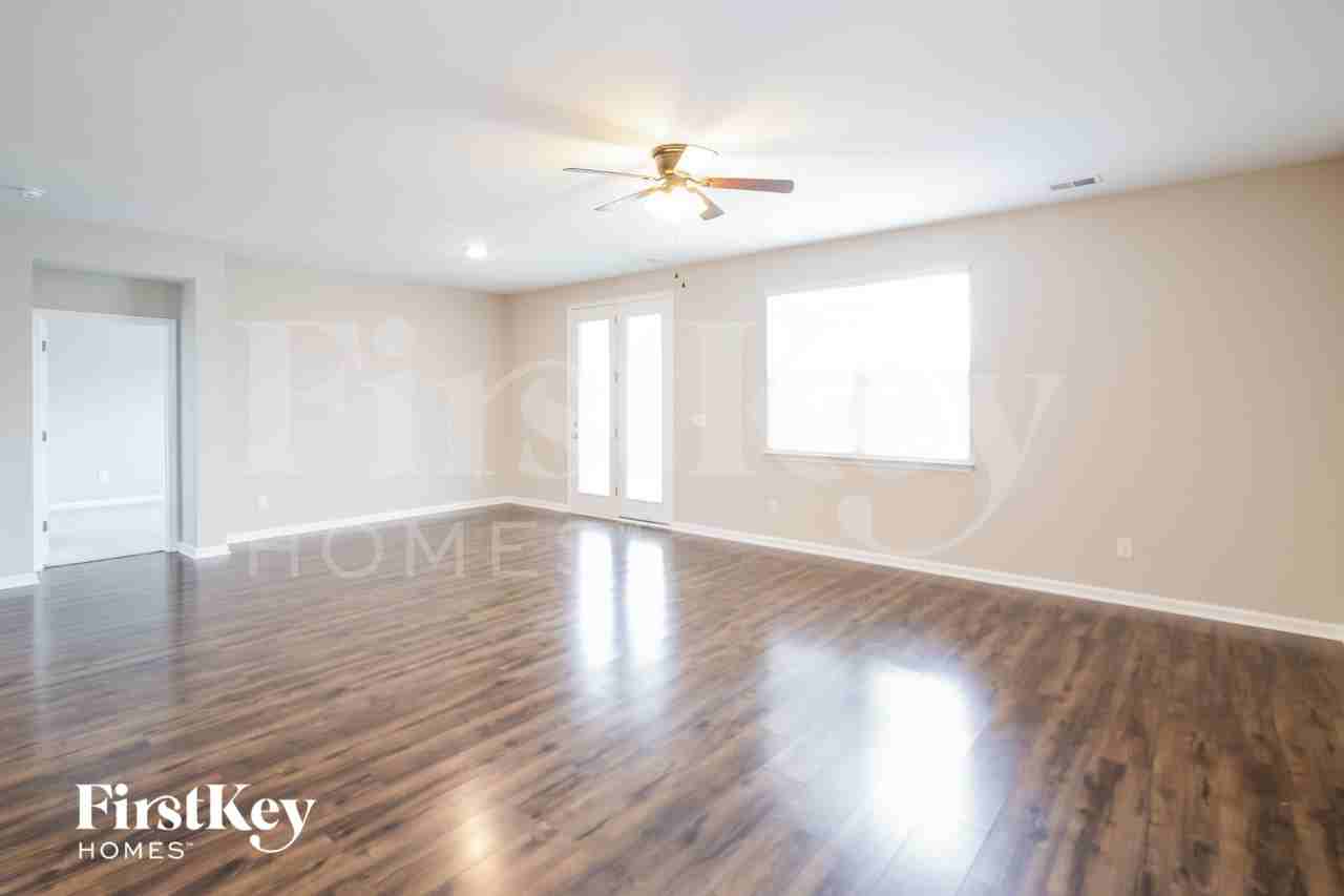 169 Greenwich Dr - Photo 3 of 15